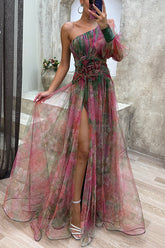Picturesque Beauty – Maxikleid mit Tüll, Blumenmuster, Plissee, einer Schulter und Schlitz